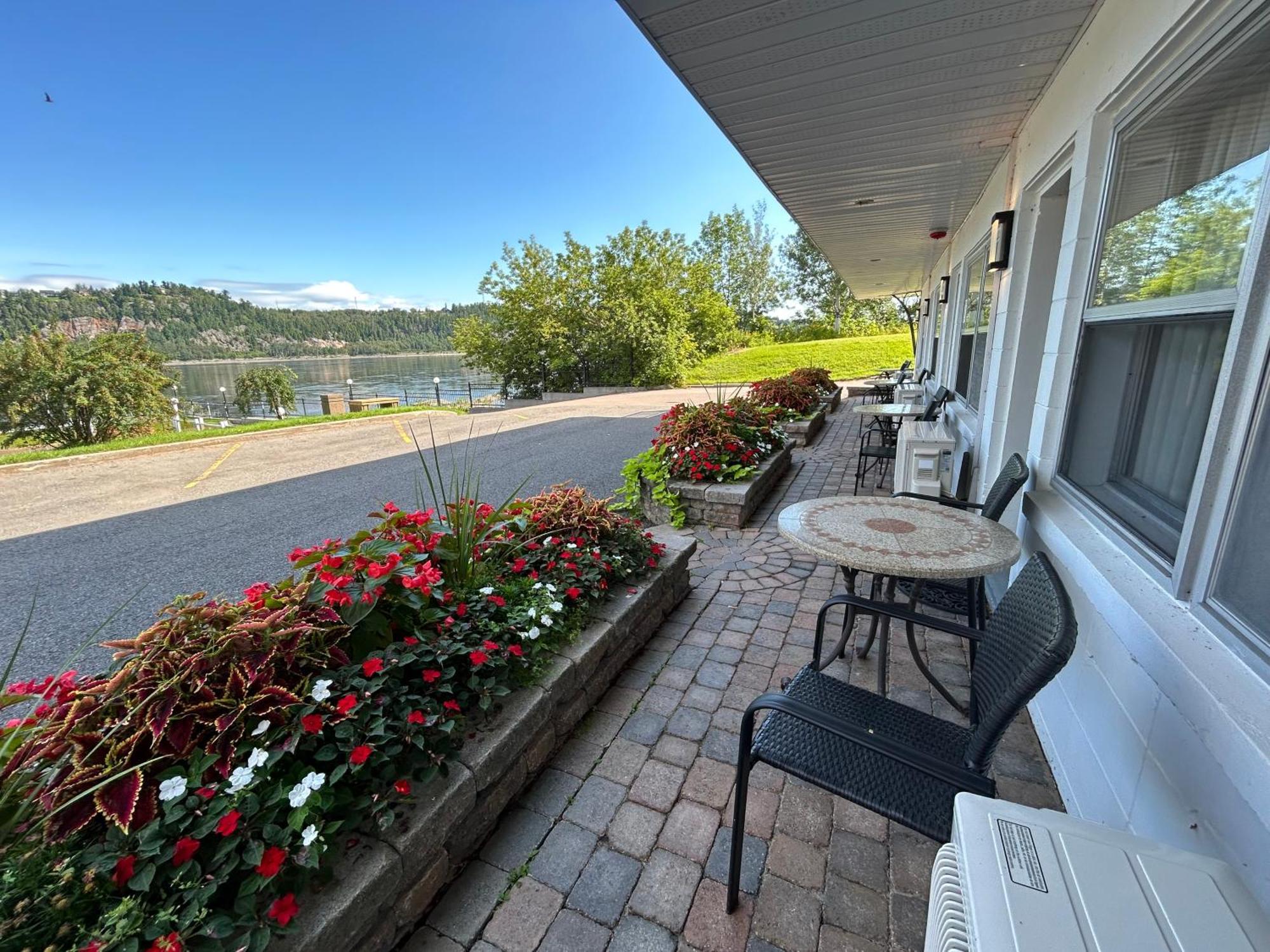 Motel Panoramique Chicoutimi Extérieur photo