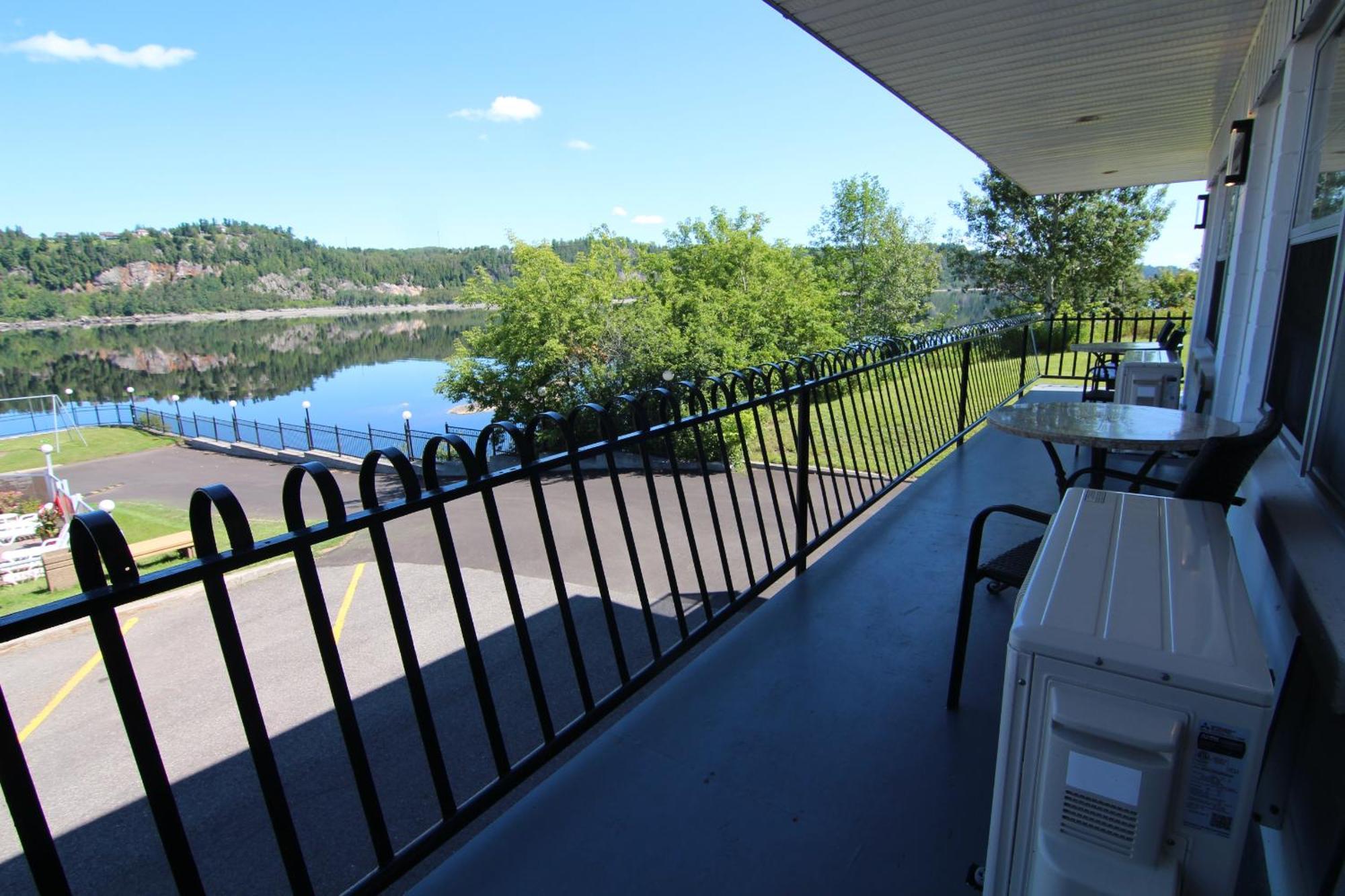 Motel Panoramique Chicoutimi Extérieur photo