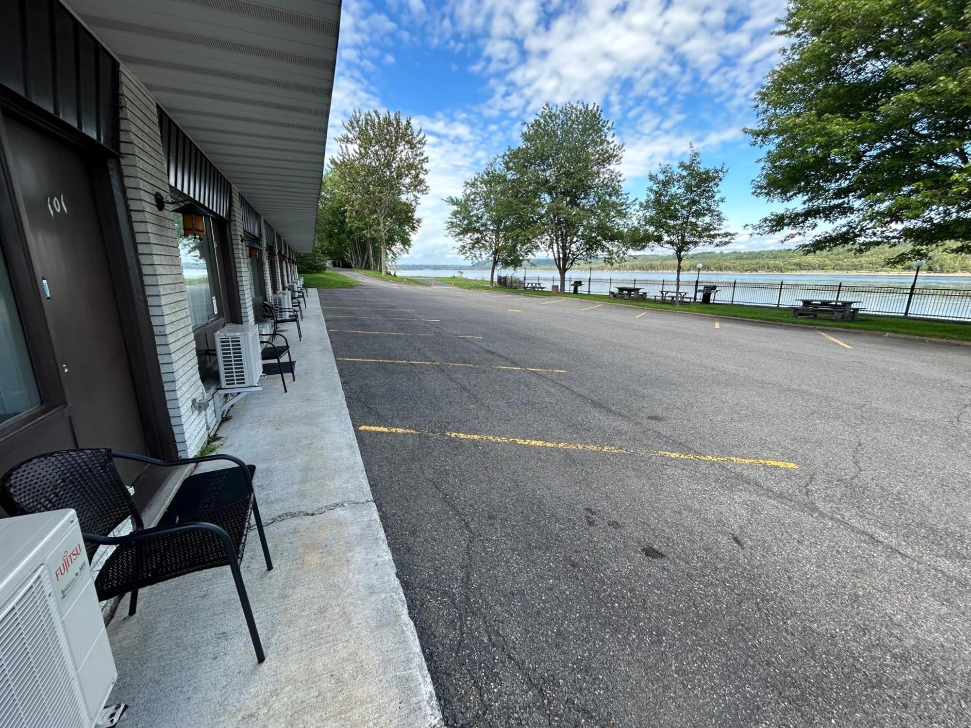 Motel Panoramique Chicoutimi Extérieur photo