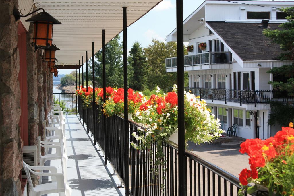 Motel Panoramique Chicoutimi Extérieur photo