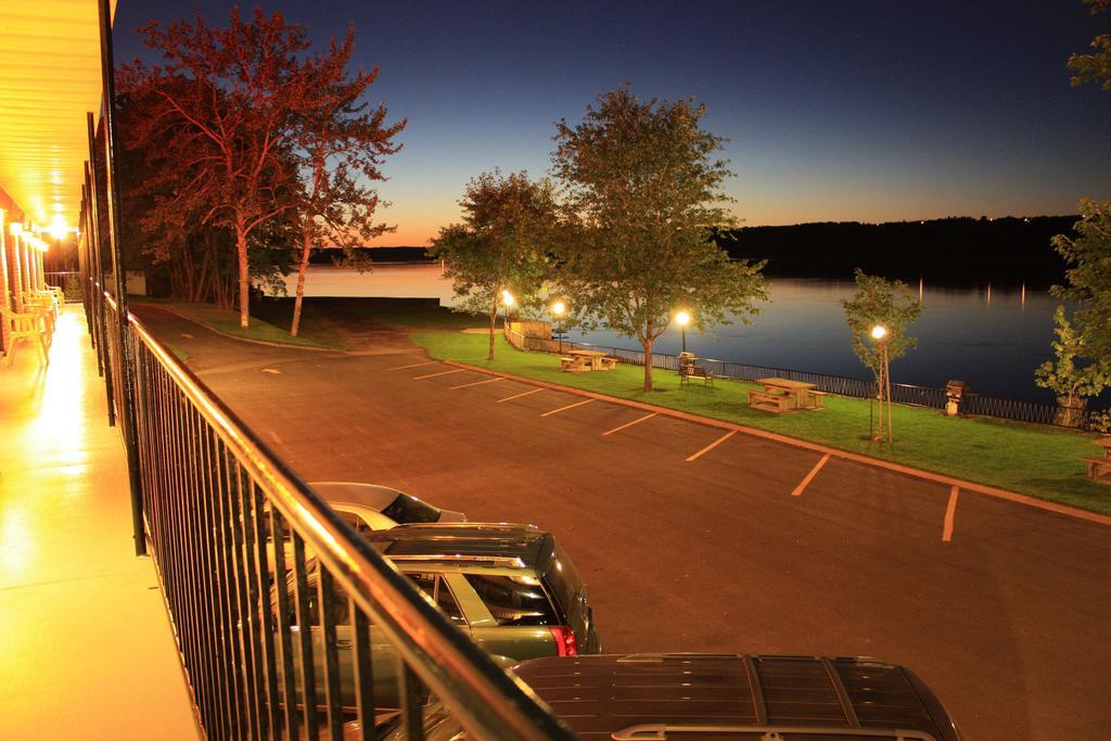 Motel Panoramique Chicoutimi Extérieur photo